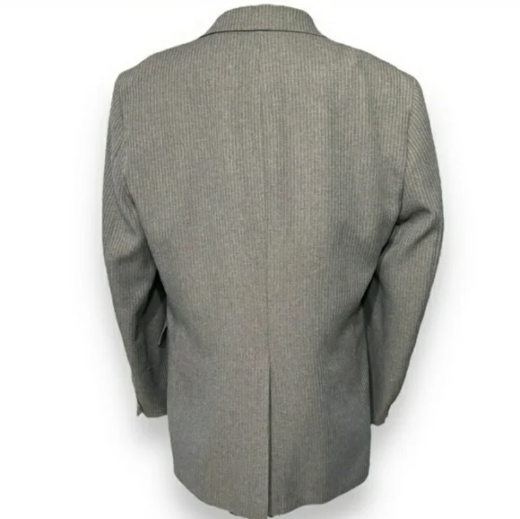 LEVI STRAUSS Business Class Grey Pinstripe Two Button Sport Coat Suits & Blazers